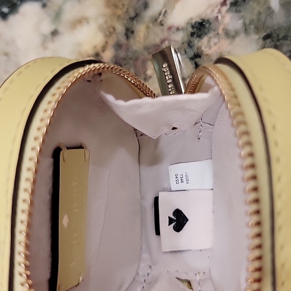 Kate Spade NWT Apple Green Honeycrisp Quilted Keychain Coin Purse Bag Charm - Picture 7 of 7